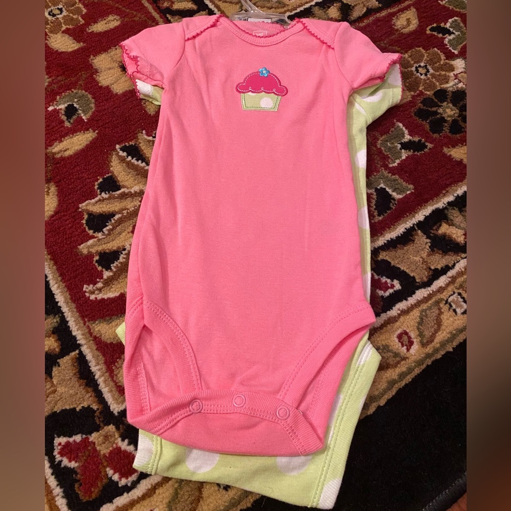 NWOT Carter’s 9m Baby Onesie,2 Pack